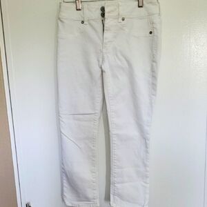 American Eagle Cream White Super Stretch Jeans